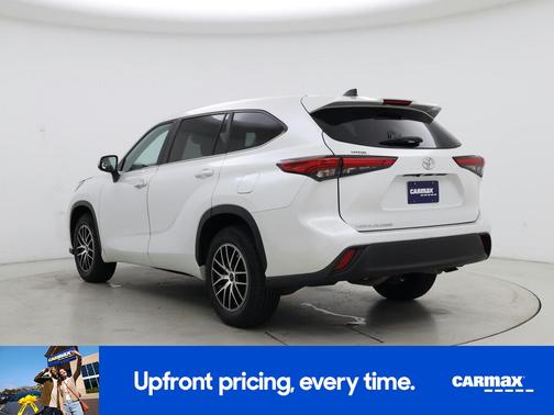 White 2023 Toyota Highlander L