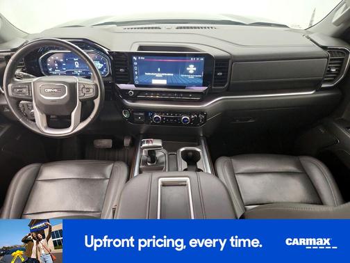 Black 2022 GMC Sierra 1500 SLT