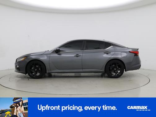 Gray 2022 Nissan Altima SR