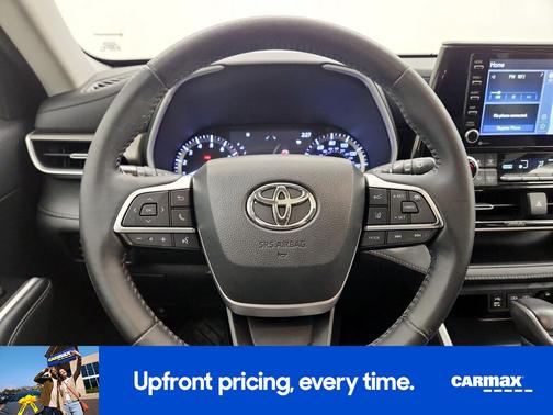 Gray 2022 Toyota Highlander XLE