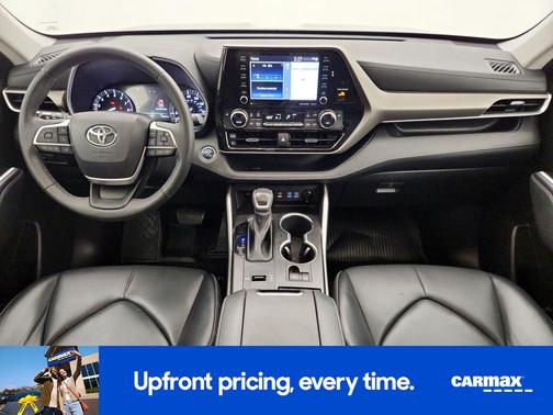 Gray 2022 Toyota Highlander XLE