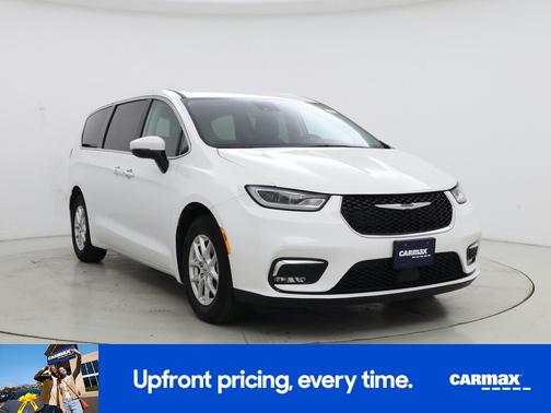 White 2023 Chrysler Pacifica Touring L