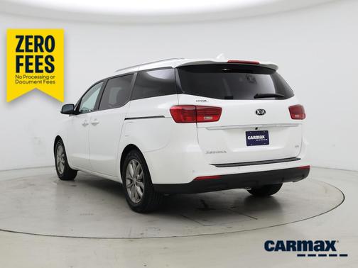White 2021 Kia Sedona EX