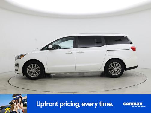 White 2021 Kia Sedona EX