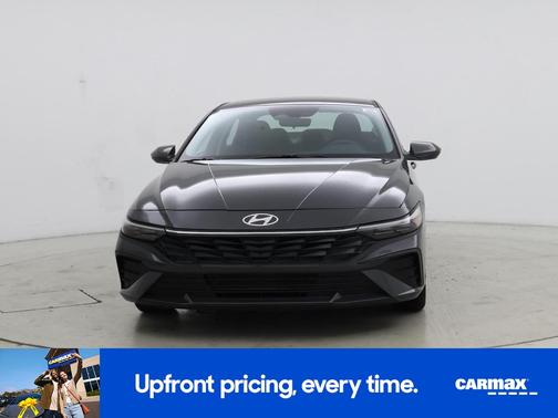 Gray 2025 Hyundai ELANTRA SE