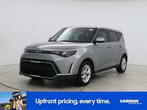 Gray 2023 Kia Soul LX