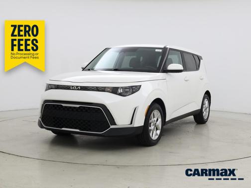 White 2023 Kia Soul LX