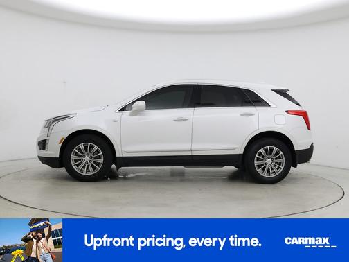 White 2019 Cadillac XT5 Luxury