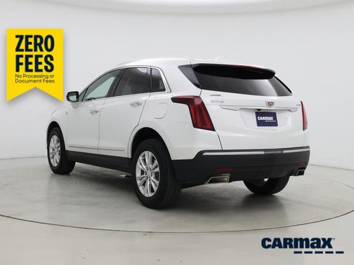 White 2023 Cadillac XT5 Luxury