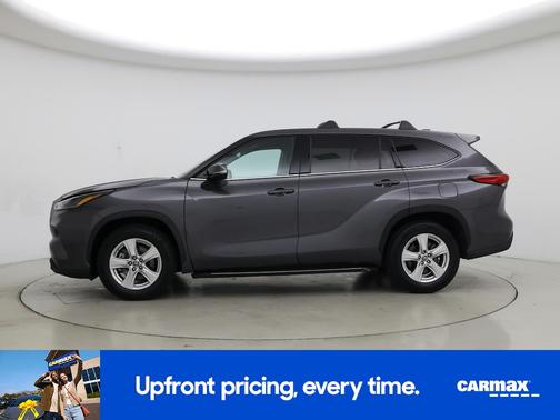 Gray 2022 Toyota Highlander LE