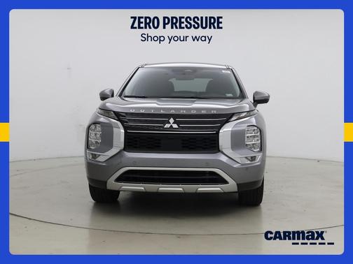 Gray 2023 Mitsubishi Outlander SE