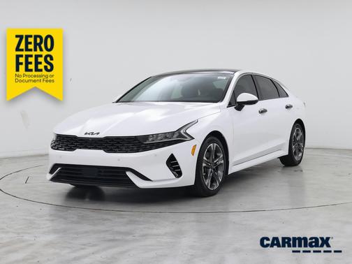 White 2022 Kia K5 EX