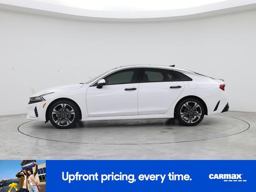White 2022 Kia K5 EX
