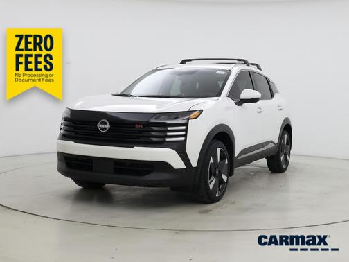 White 2025 Nissan Kicks SR