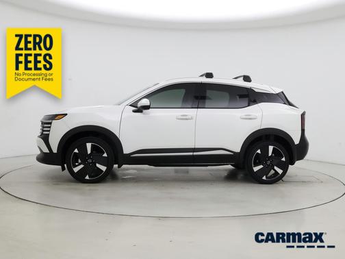 White 2025 Nissan Kicks SR