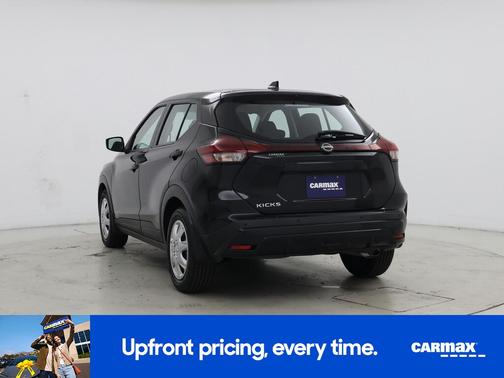 Black 2022 Nissan Kicks S