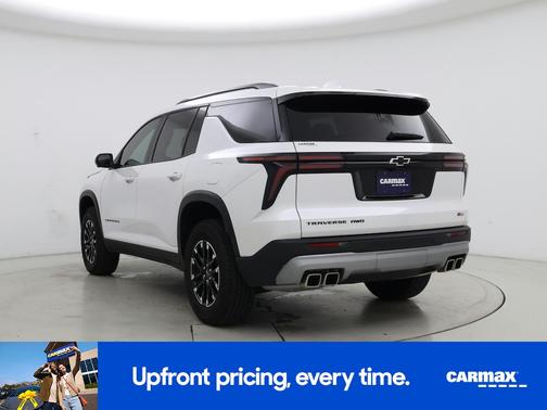 White 2025 Chevrolet Traverse Z71