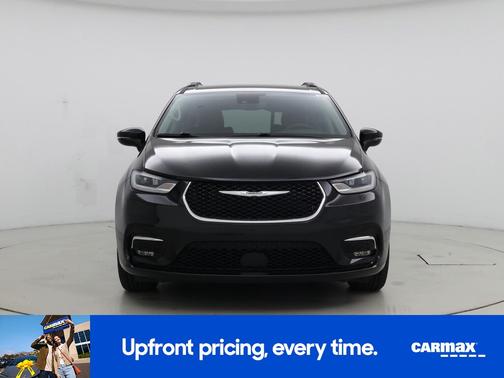 Black 2022 Chrysler Pacifica Touring L