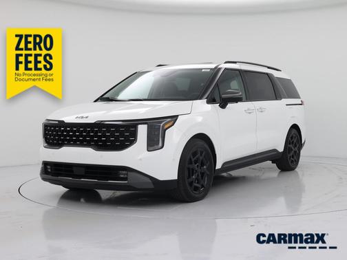White 2025 Kia Carnival SX Prestige