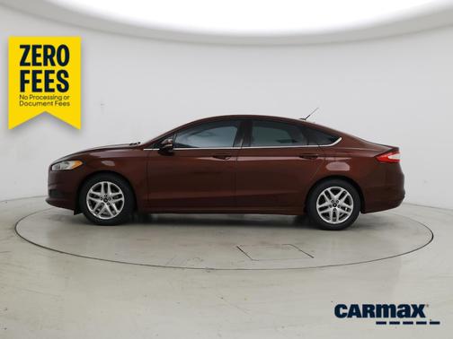Red 2016 Ford Fusion SE
