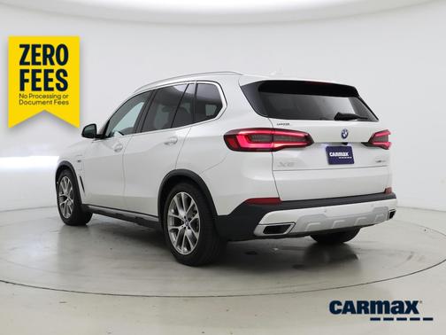 White 2022 BMW X5 PHEV XDrive45e
