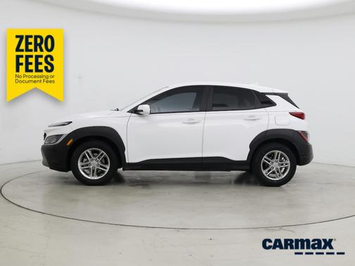White 2022 Hyundai KONA SE