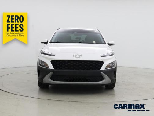 White 2022 Hyundai KONA SE