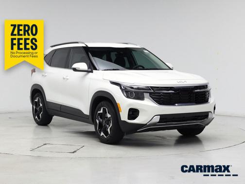 White 2024 Kia Seltos EX