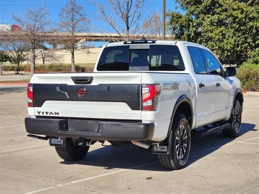 2024 Nissan Titan PRO-4X