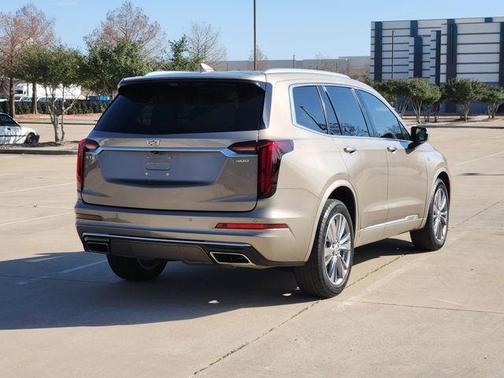 2023 Cadillac XT6 Premium Luxury FWD
