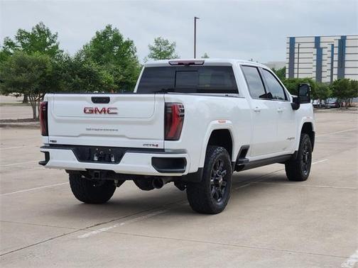2024 GMC Sierra 2500 AT4