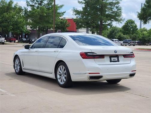 2021 BMW 740 i