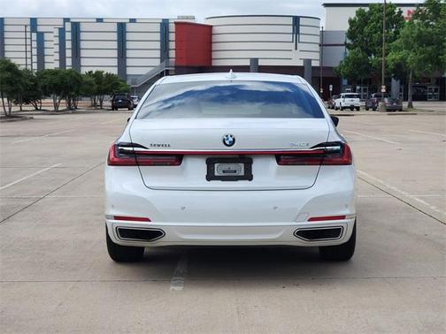 2021 BMW 740 i