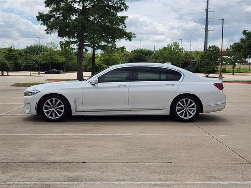 2021 BMW 740 i