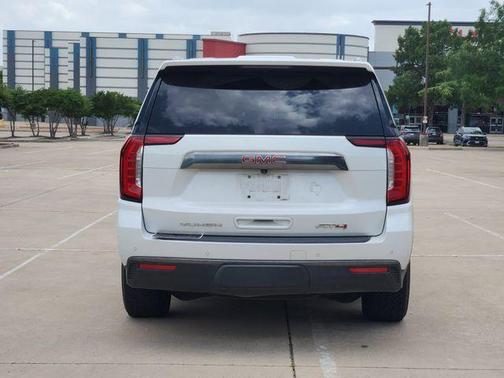 White Frost Tri-Coat 2022 GMC Yukon XL AT4