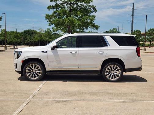 White Frost Tri-Coat 2023 GMC Yukon Denali