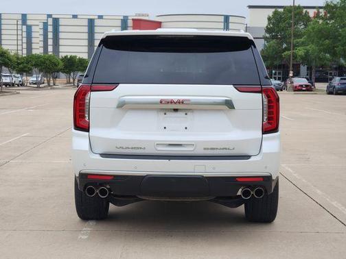 White Frost Tri-Coat 2023 GMC Yukon Denali