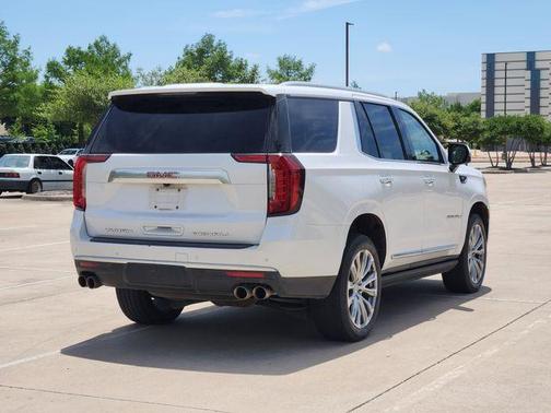 White Frost Tri-Coat 2023 GMC Yukon Denali