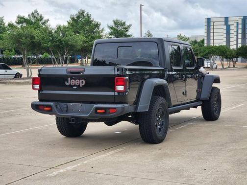 Black Clearcoat 2022 Jeep Gladiator Mojave