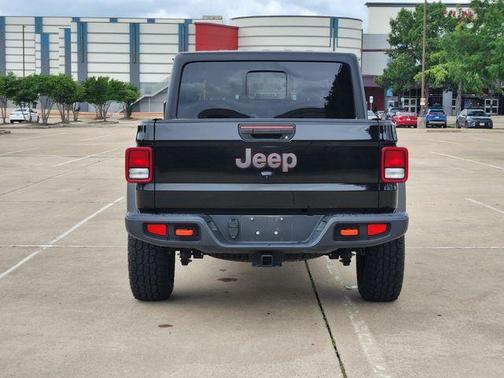 Black Clearcoat 2022 Jeep Gladiator Mojave