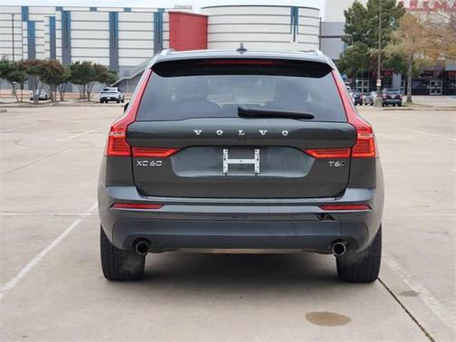2021 Volvo XC60 T6 Momentum