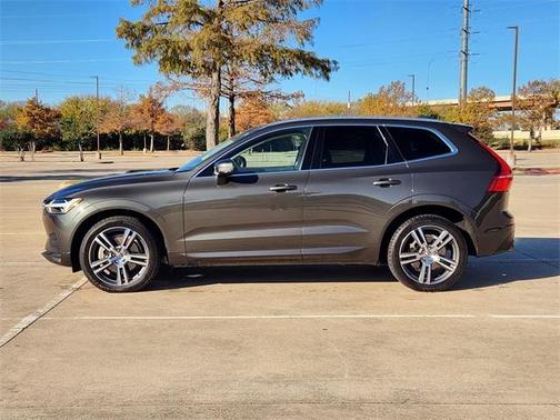 2021 Volvo XC60 T6 Momentum