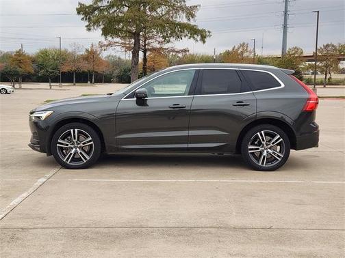 2021 Volvo XC60 T6 Momentum