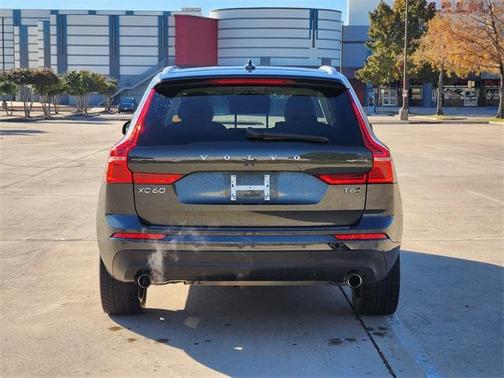 2021 Volvo XC60 T6 Momentum