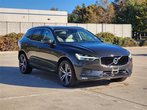 2021 Volvo XC60 T6 Momentum
