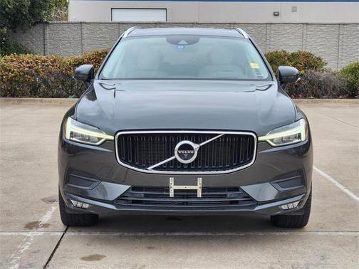 2021 Volvo XC60 T6 Momentum