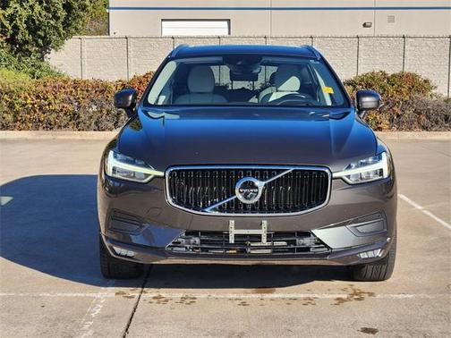 2021 Volvo XC60 T6 Momentum