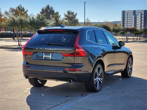 2021 Volvo XC60 T6 Momentum