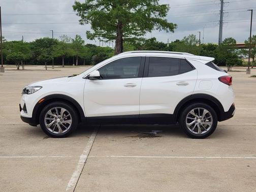 White Frost Tri-Coat 2020 Buick Encore GX Select