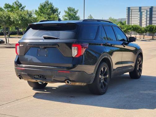 Black Metallic 2023 Ford Explorer ST-Line